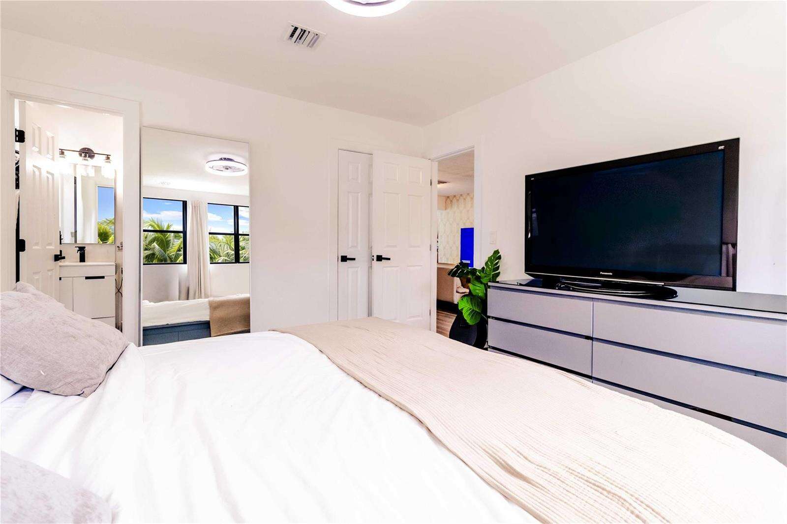 2515 207th, Miami, FL 33180 - For Sale photo 31