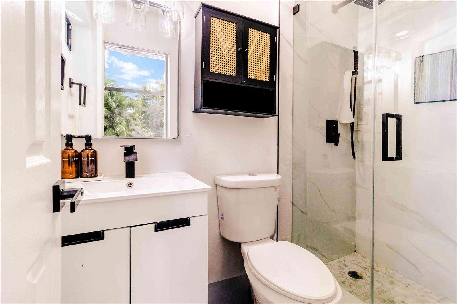2515 207th, Miami, FL 33180 - For Sale photo 32