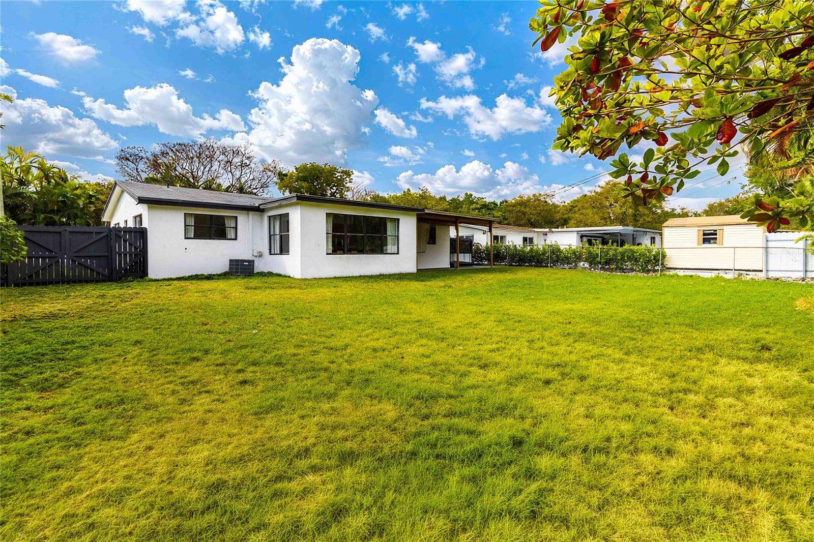 2515 207th, Miami, FL 33180 - For Sale photo 34