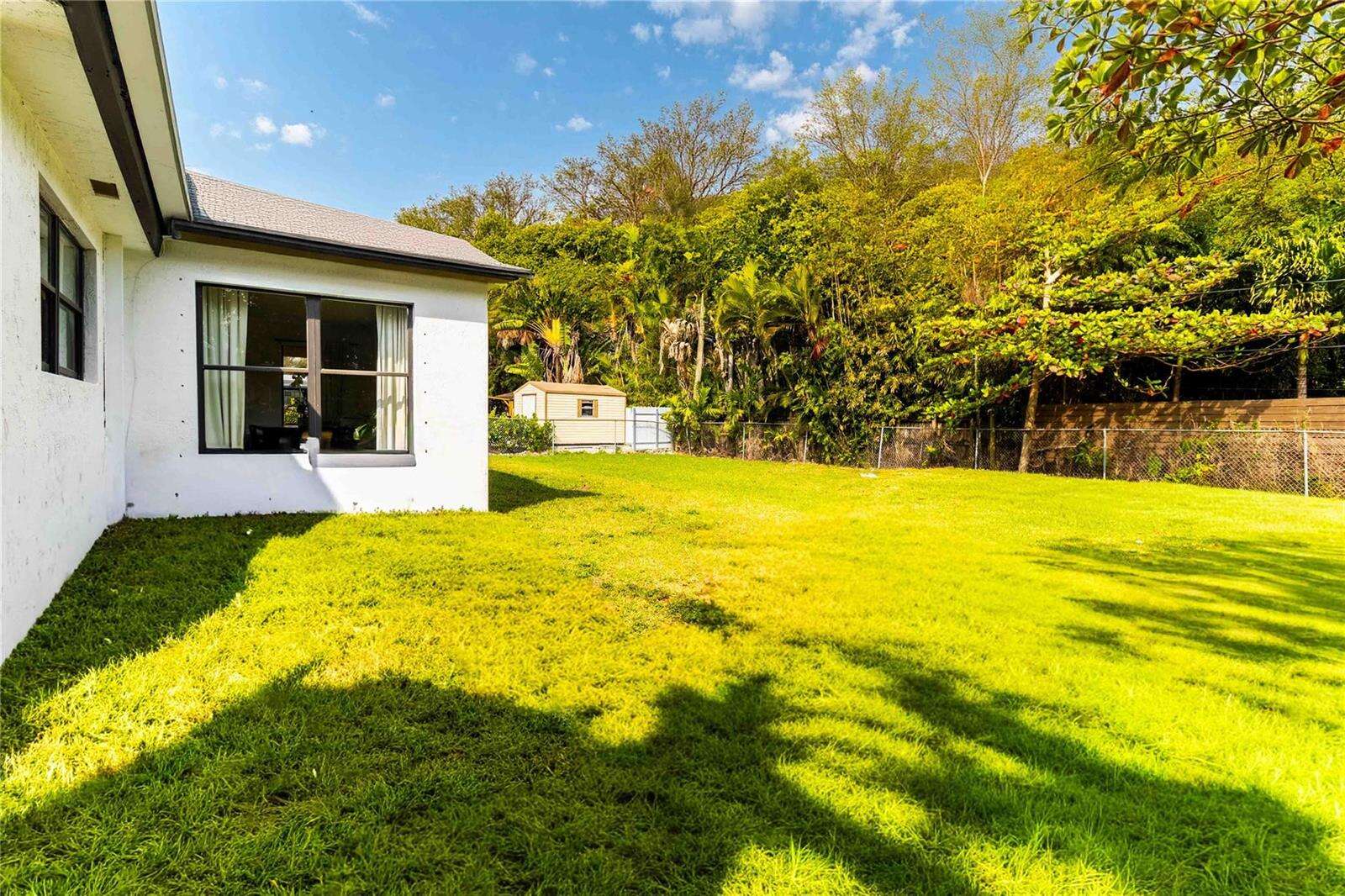 2515 207th, Miami, FL 33180 - For Sale photo 36