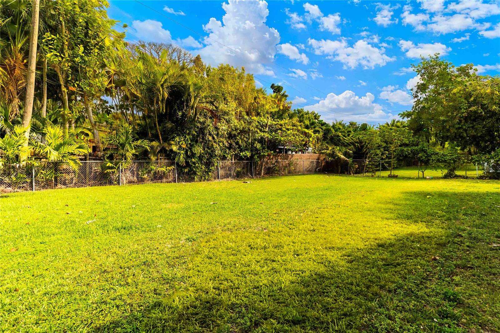 2515 207th, Miami, FL 33180 - For Sale photo 38