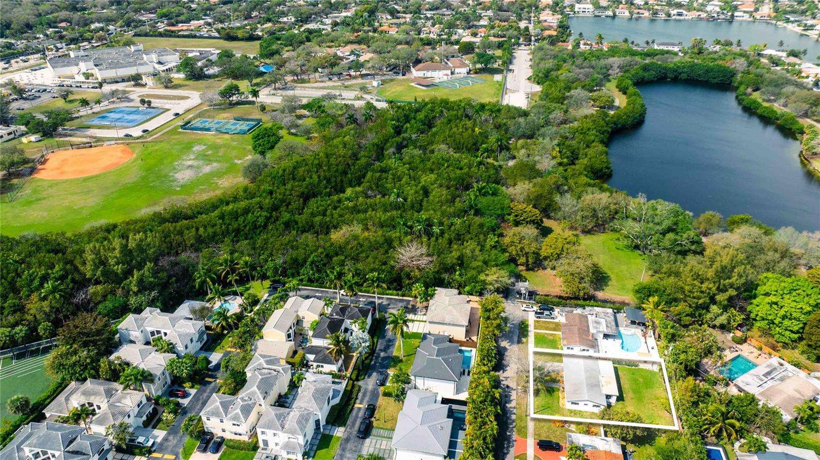 2515 207th, Miami, FL 33180 - For Sale photo 50