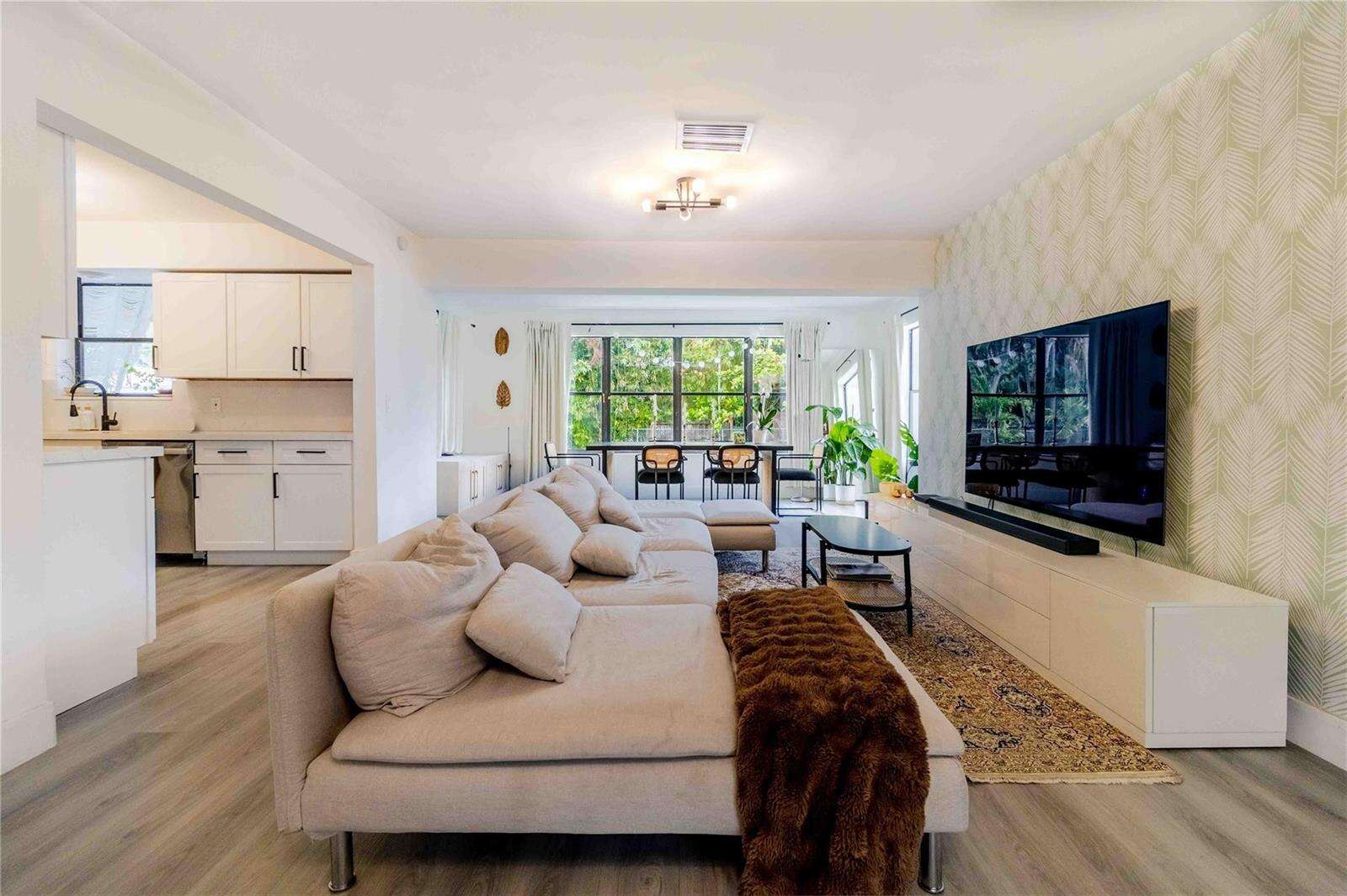 2515 207th, Miami, FL 33180 - For Sale photo 9