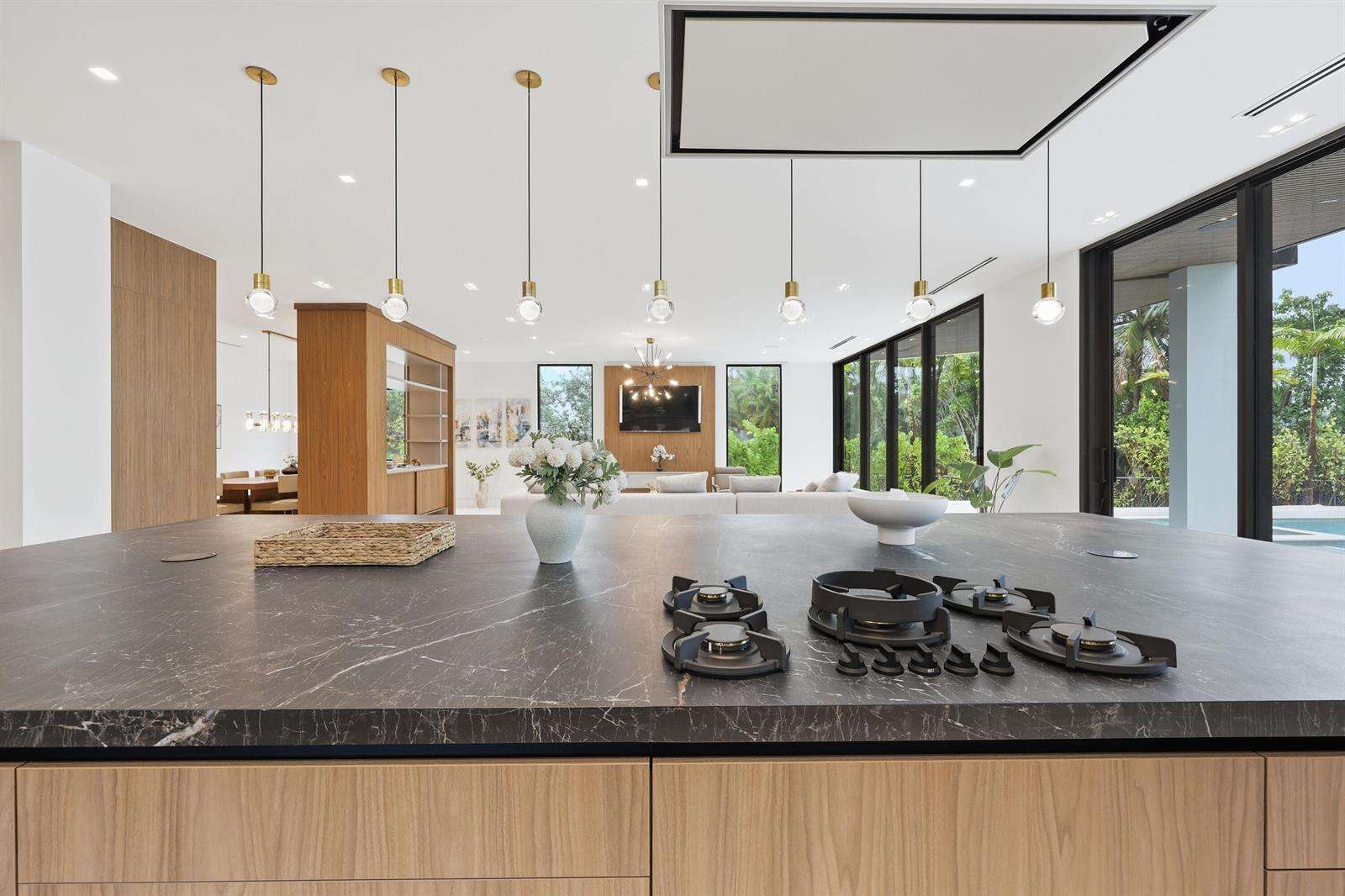 930 Shore, Miami Beach, FL 33141 - For Sale photo 14