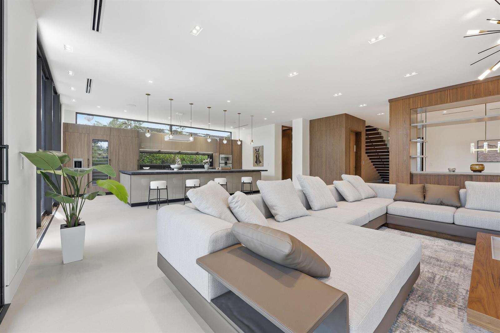 930 Shore, Miami Beach, FL 33141 - For Sale photo 17