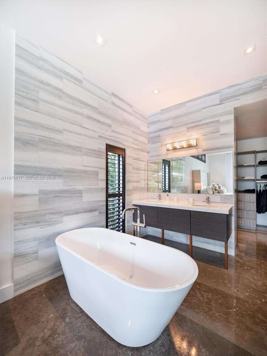 1540 Cleveland Rd, Miami Beach, FL 33141 | Picture 13