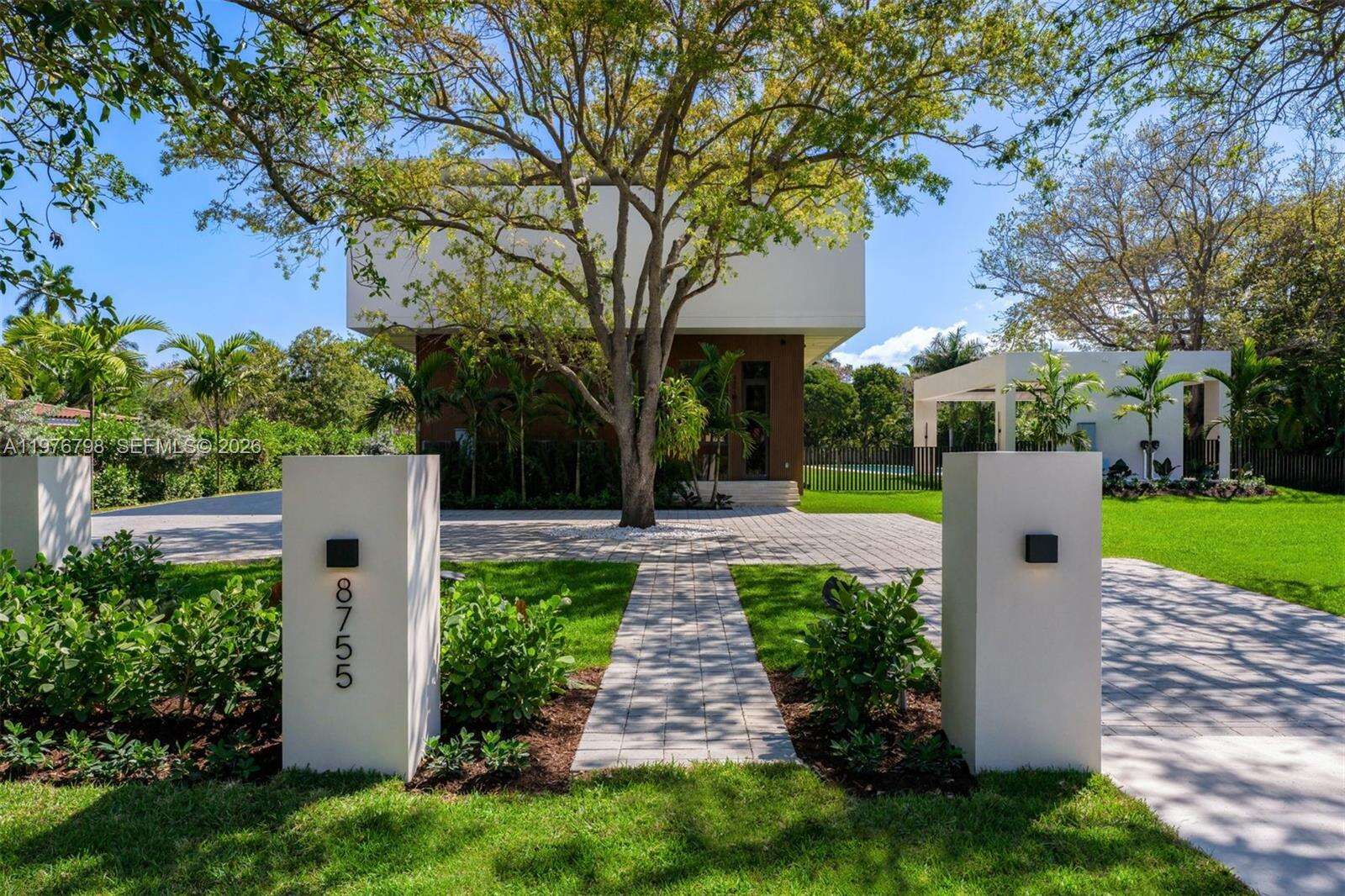 8755 54th Ave, Miami, FL 33143 - For Sale photo 2