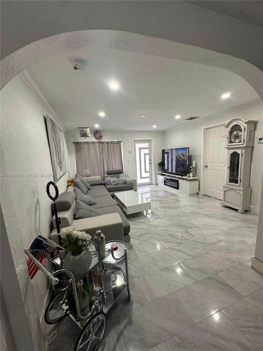 5710 Douglas St, Hollywood, FL 33021 - For Sale photo 6