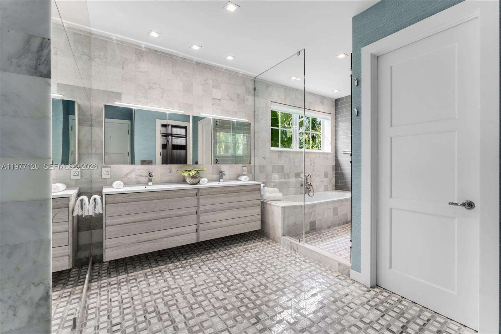 2887 Pine Tree Dr, Miami Beach, FL 33140 | Picture 22