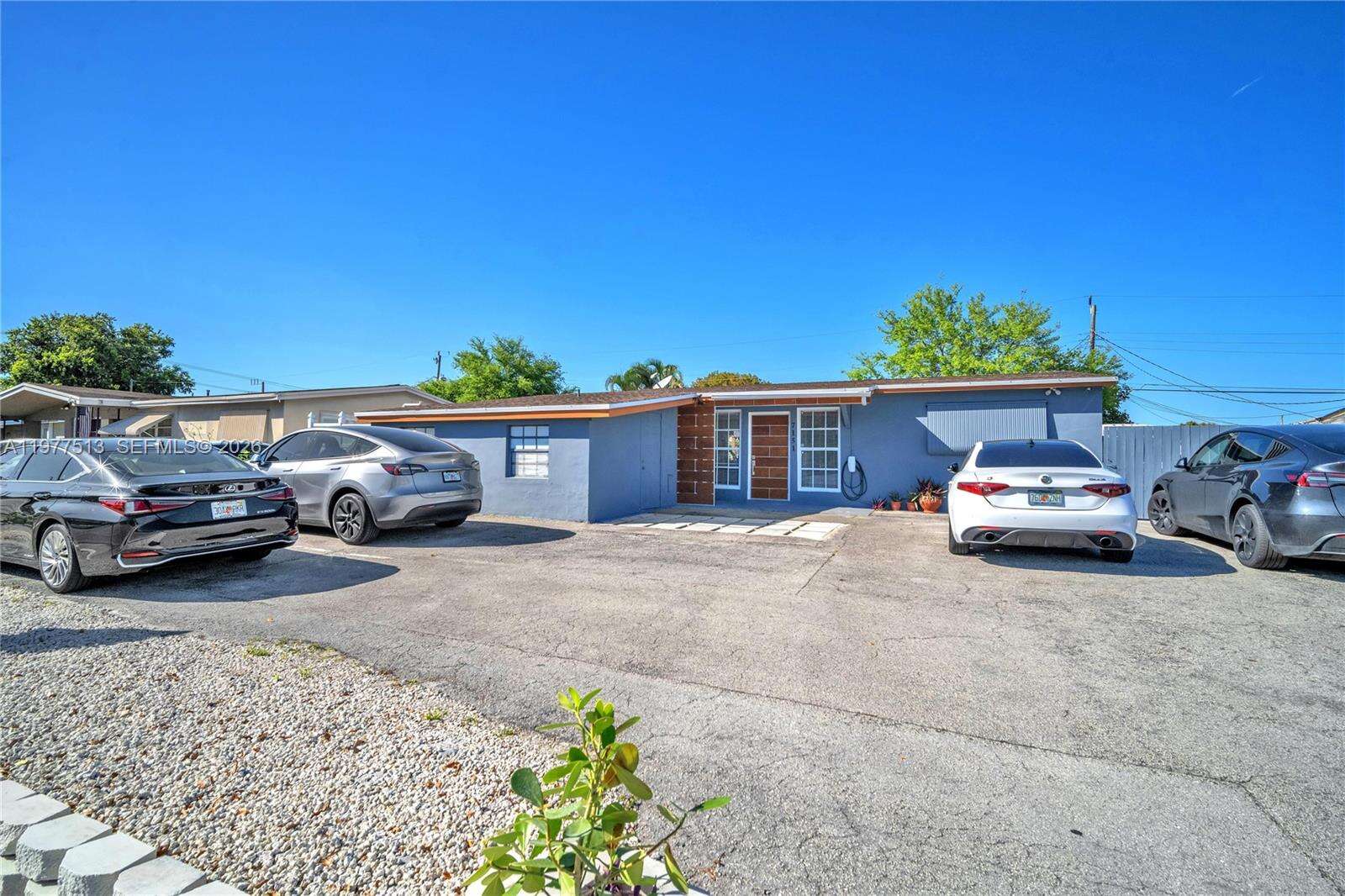 7151 Taft St, Hollywood, FL 33024 - For Sale photo 2