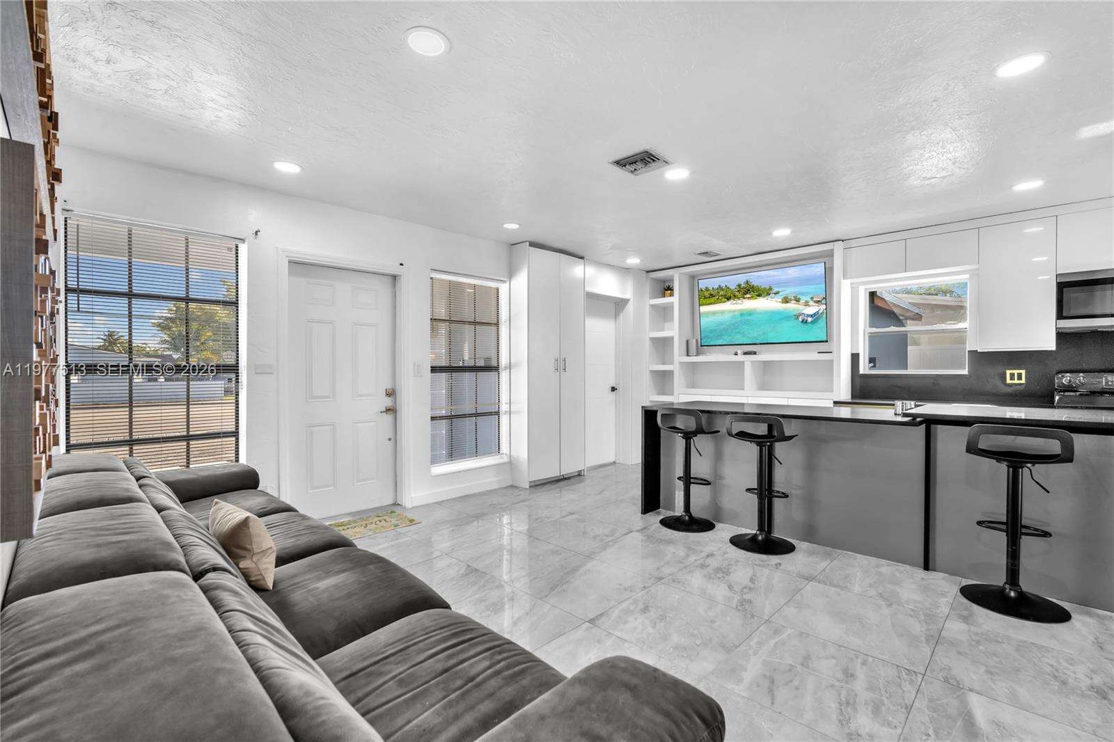 7151 Taft St, Hollywood, FL 33024 - For Sale photo 4