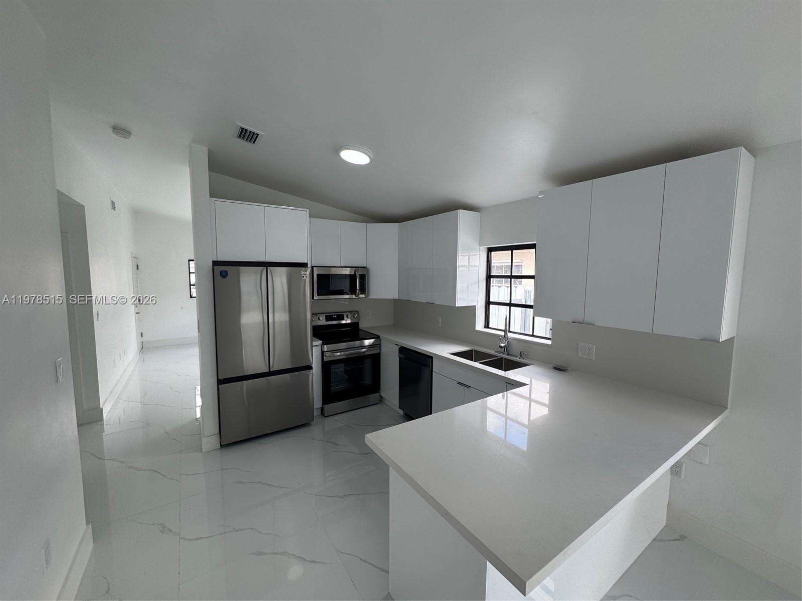 2682 70th Pl, Hialeah, FL 33016 | Picture 3