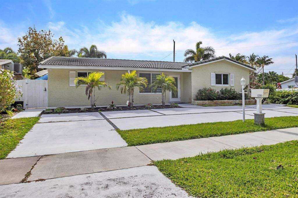1250 Arthur, Hollywood, FL 33019 - For Sale photo 1