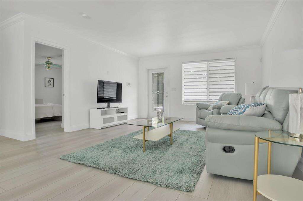1250 Arthur, Hollywood, FL 33019 - For Sale photo 2