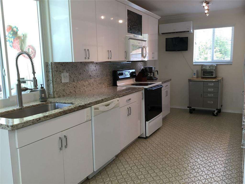 1250 Arthur, Hollywood, FL 33019 - For Sale photo 16