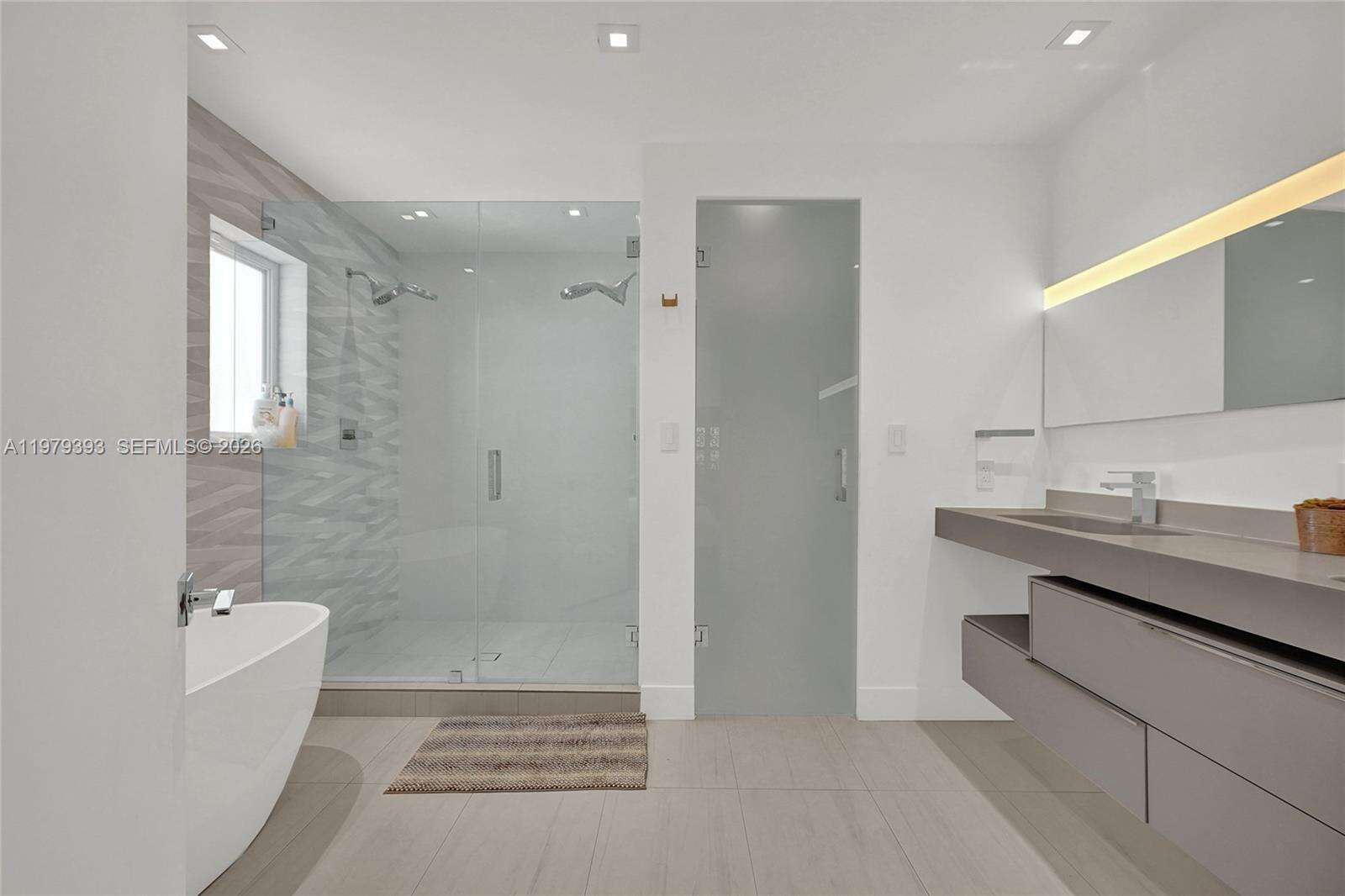 2301 196th St, Miami, FL 33180 | Picture 30