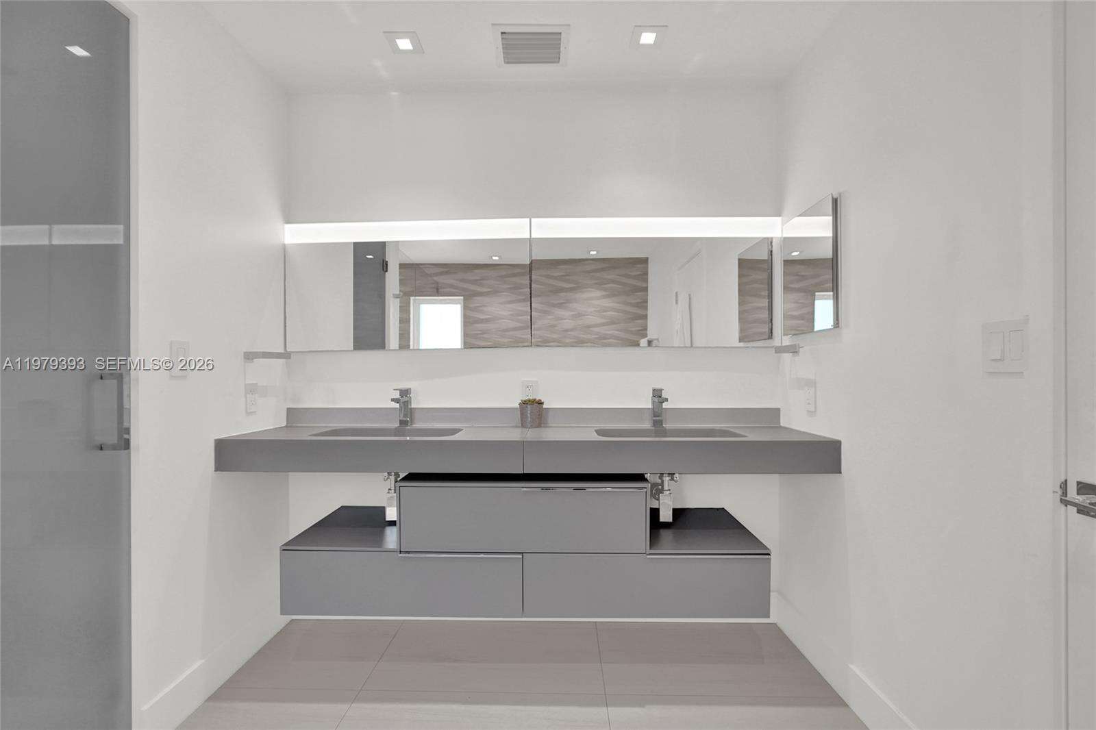 2301 196th St, Miami, FL 33180 | Picture 32