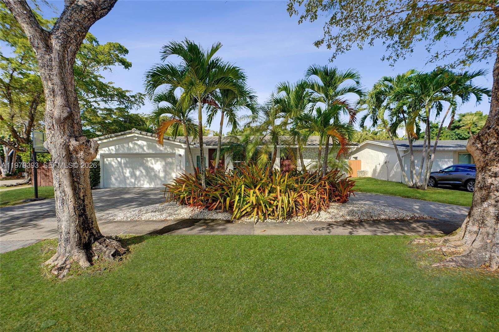 2301 196th St, Miami, FL 33180 | Picture 49