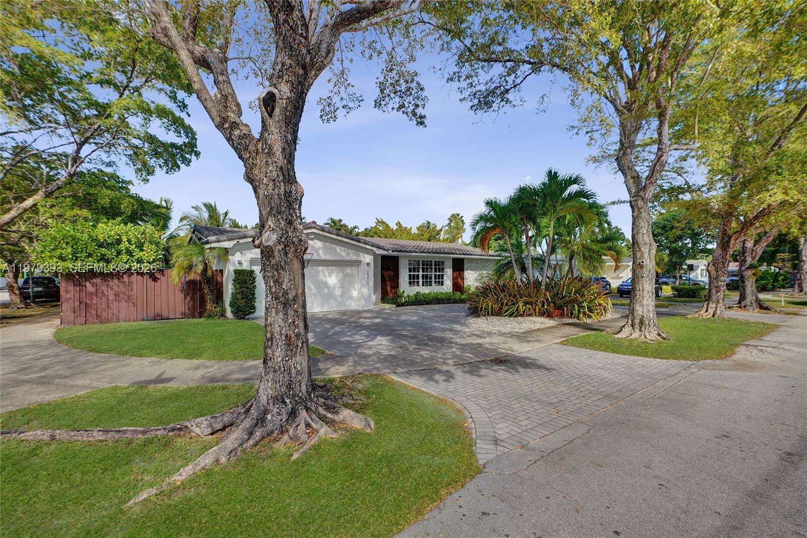 2301 196th St, Miami, FL 33180 | Picture 50