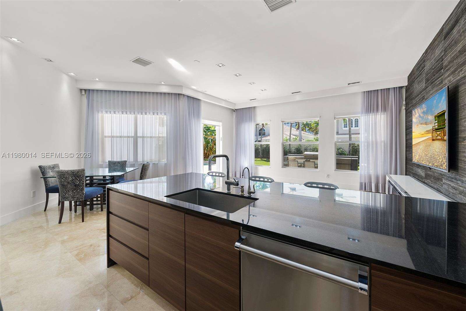 822 Meridian Ln, Hollywood, FL 33019 | Picture 12