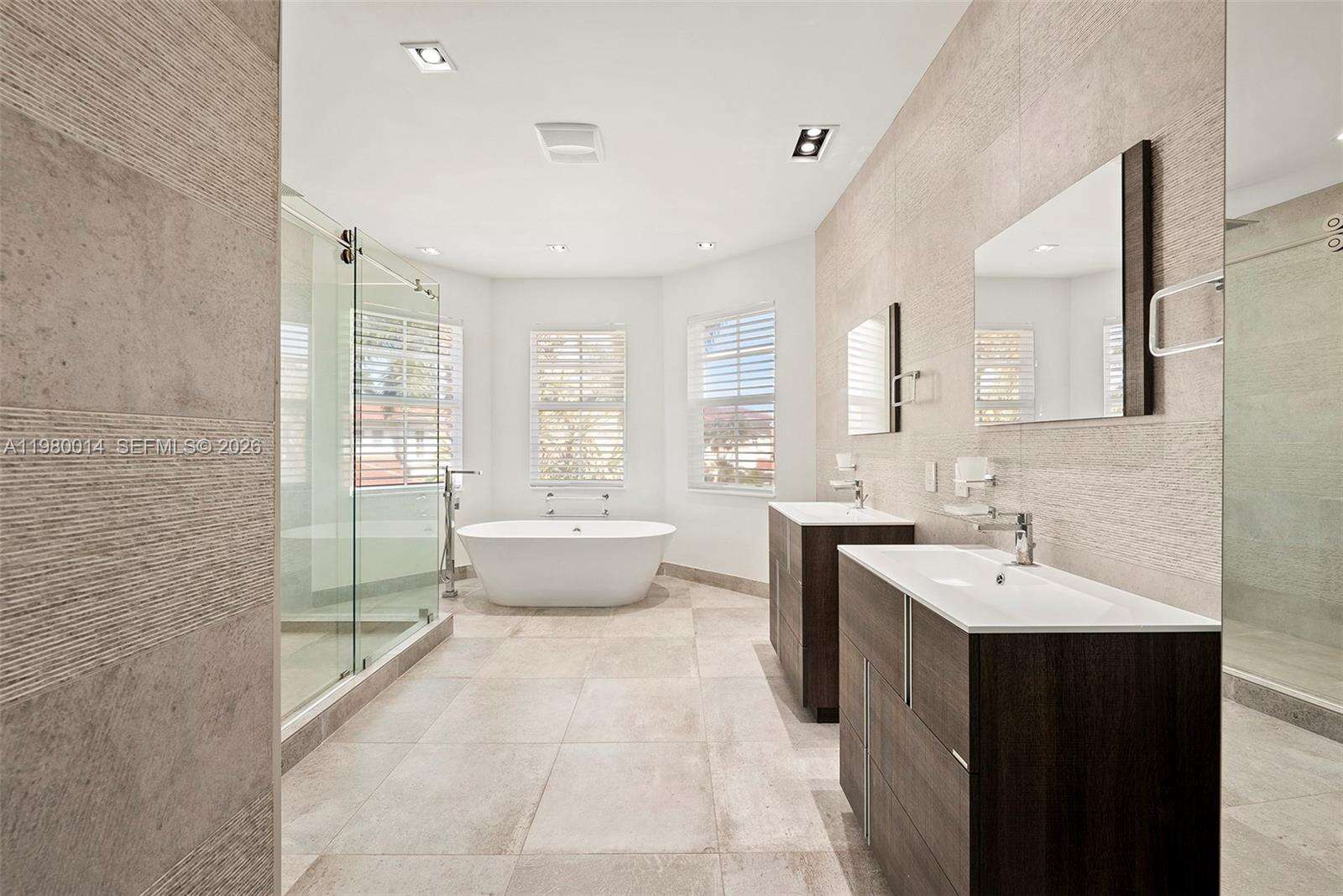 822 Meridian Ln, Hollywood, FL 33019 | Picture 27