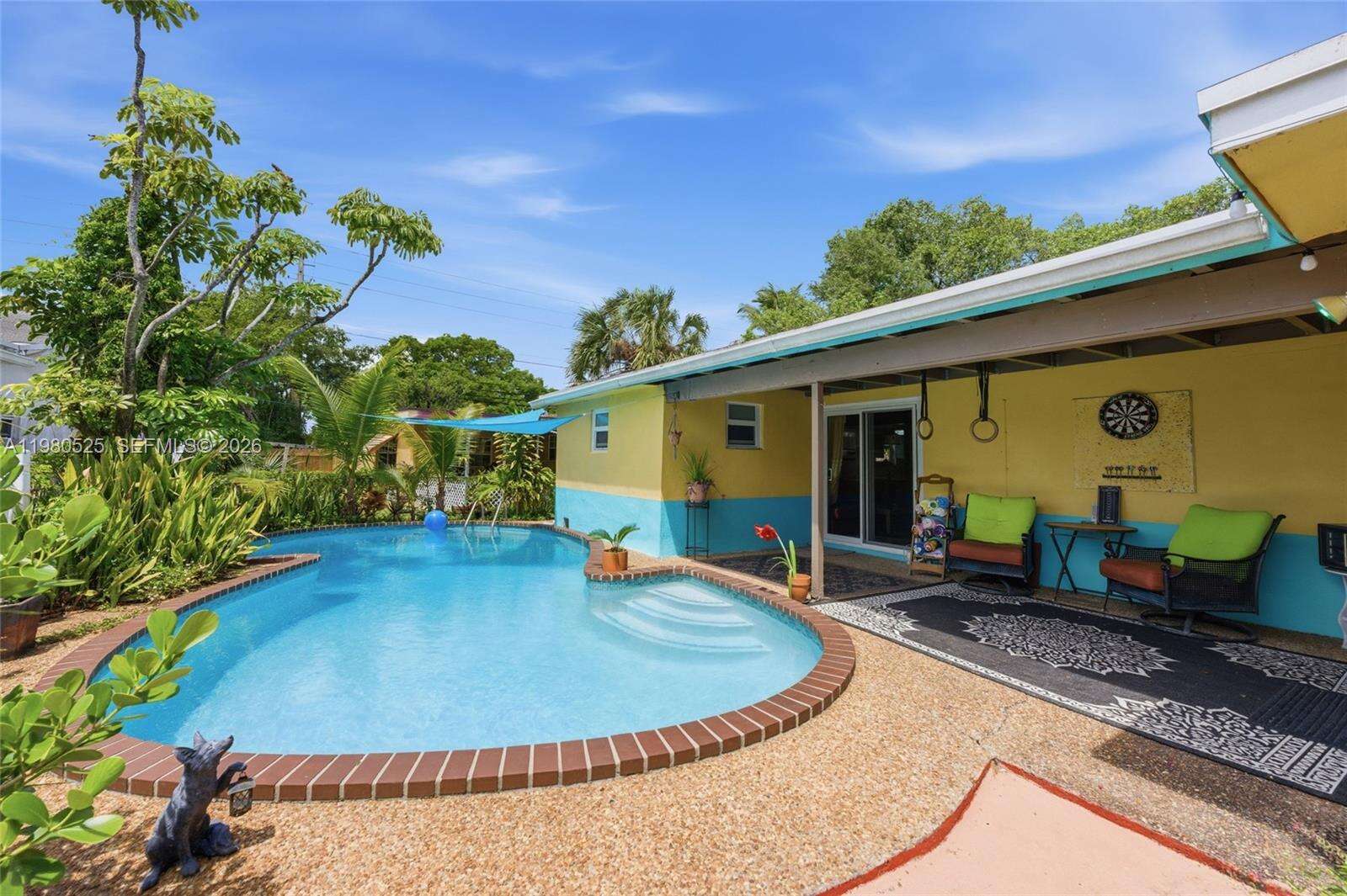 737 2nd Ct, Hallandale Beach, FL 33009 | Picture 2