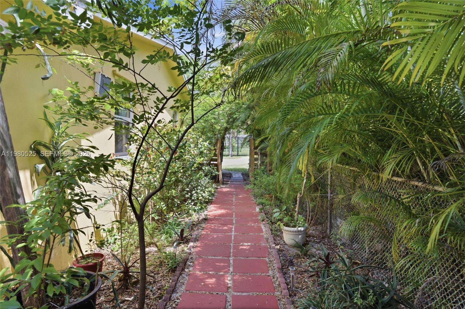 737 2nd Ct, Hallandale Beach, FL 33009 | Picture 36