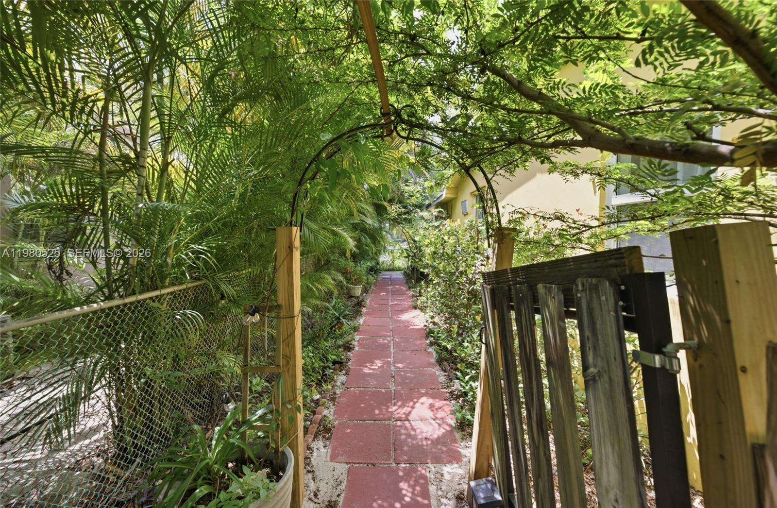 737 2nd Ct, Hallandale Beach, FL 33009 | Picture 37