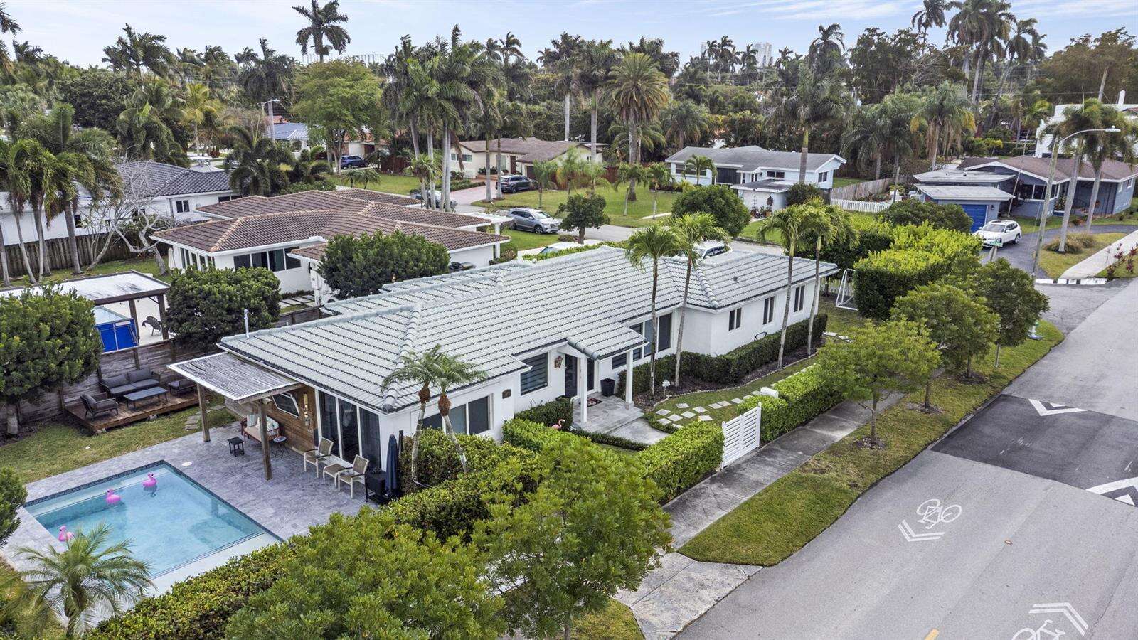 409 14th, Hollywood, FL 33020 - For Sale photo 1