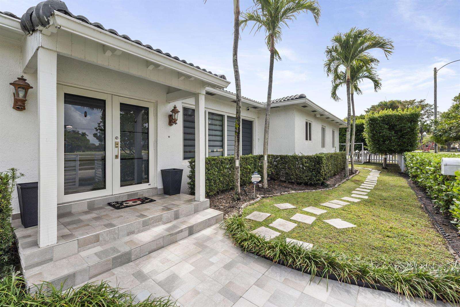 409 14th, Hollywood, FL 33020 - For Sale photo 2