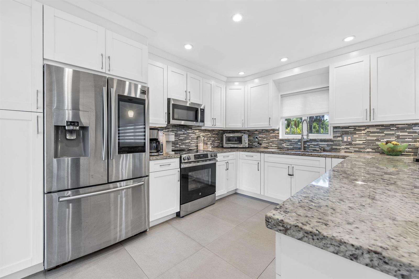 409 14th, Hollywood, FL 33020 - For Sale photo 11