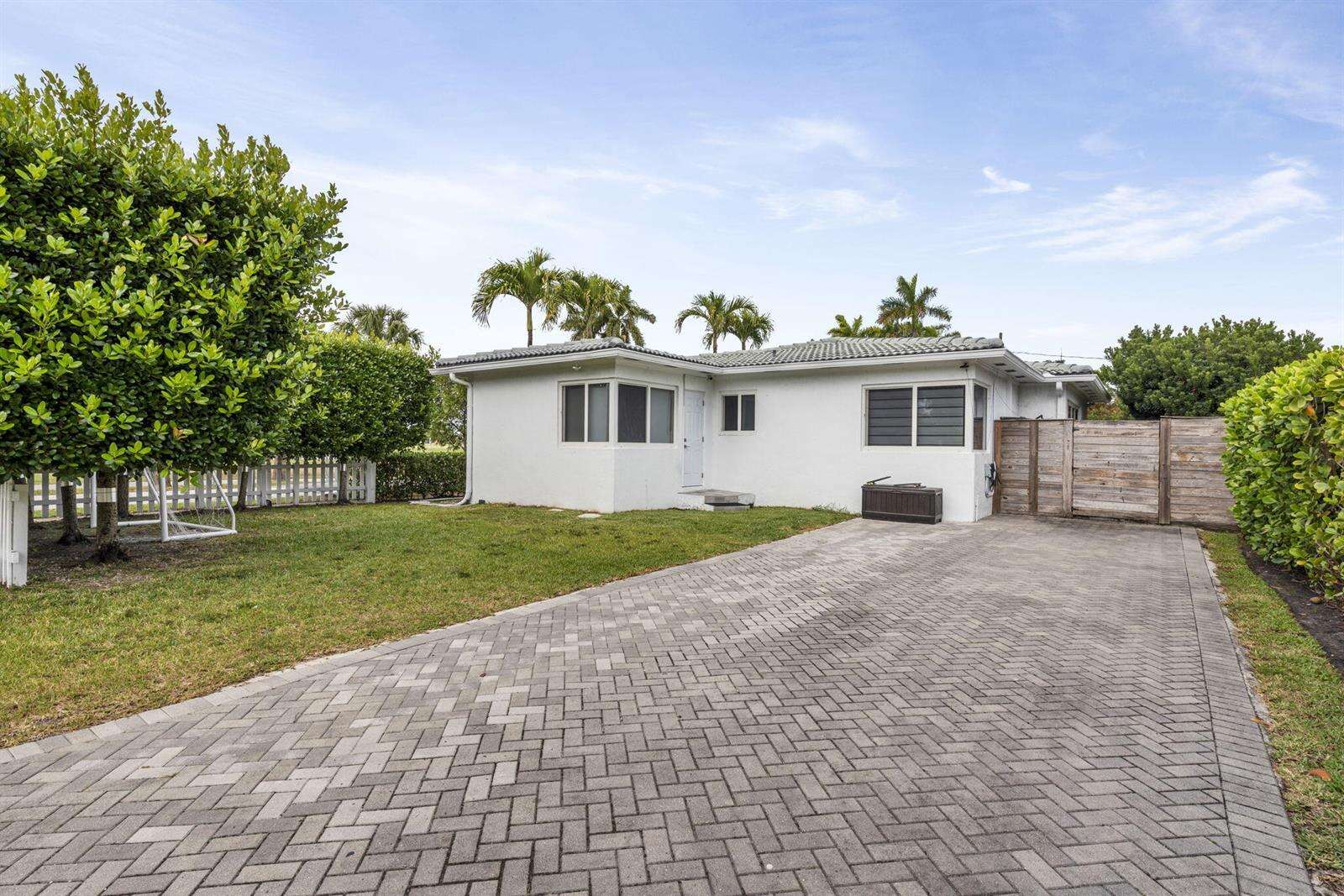 409 14th, Hollywood, FL 33020 - For Sale photo 31