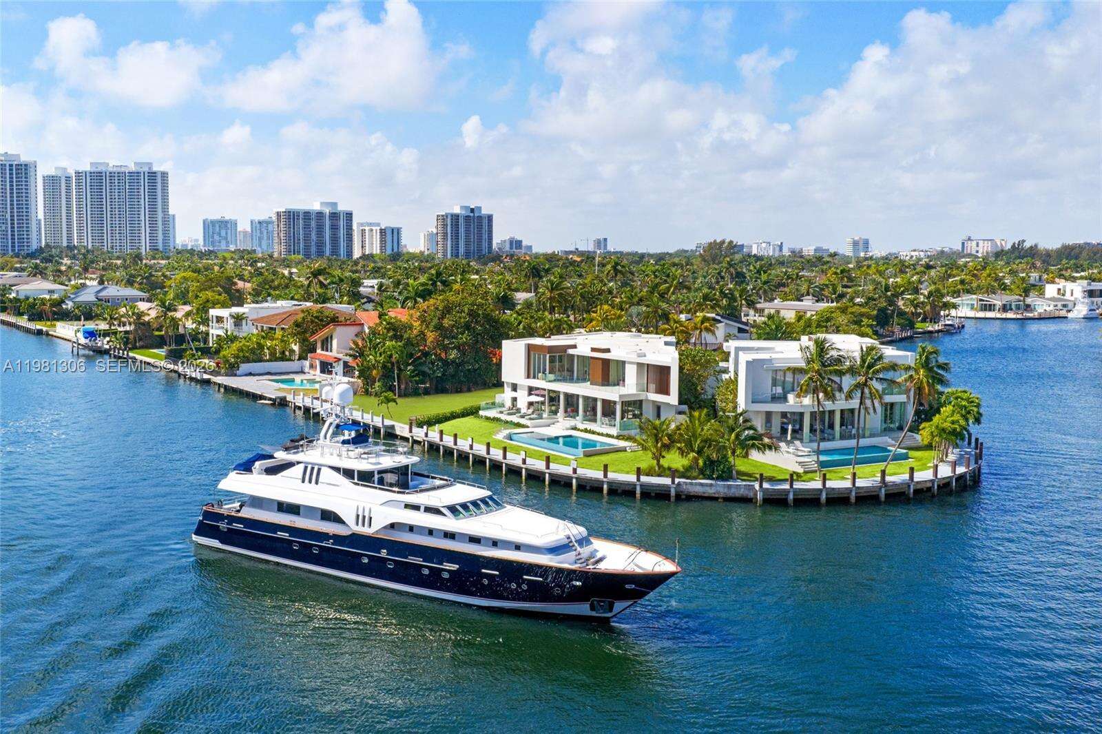 503 Palm Dr, Hallandale Beach, FL 33009 | Picture 1