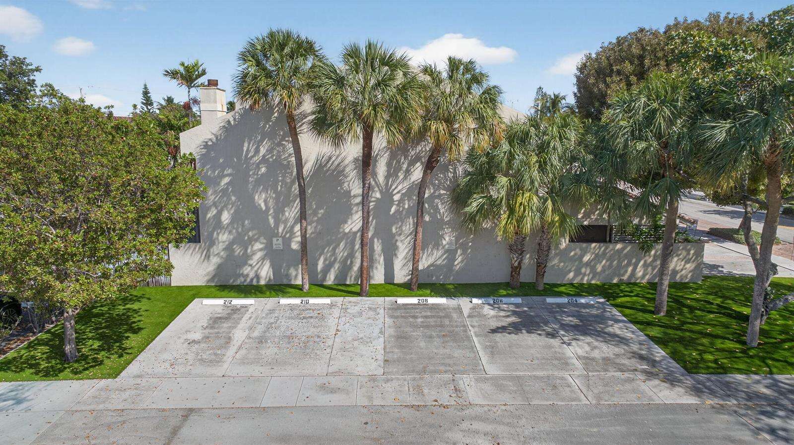 210 Washingtonia, Lauderdale By The Sea, FL 33308 - For Sale photo 2