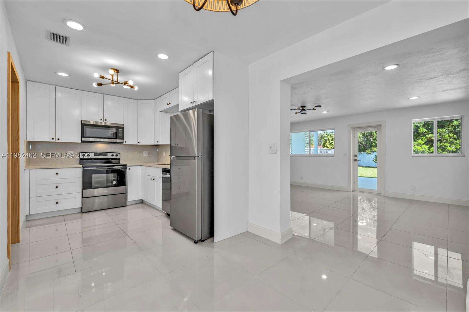 104 7th St, Hallandale Beach, FL 33009 | Picture 11