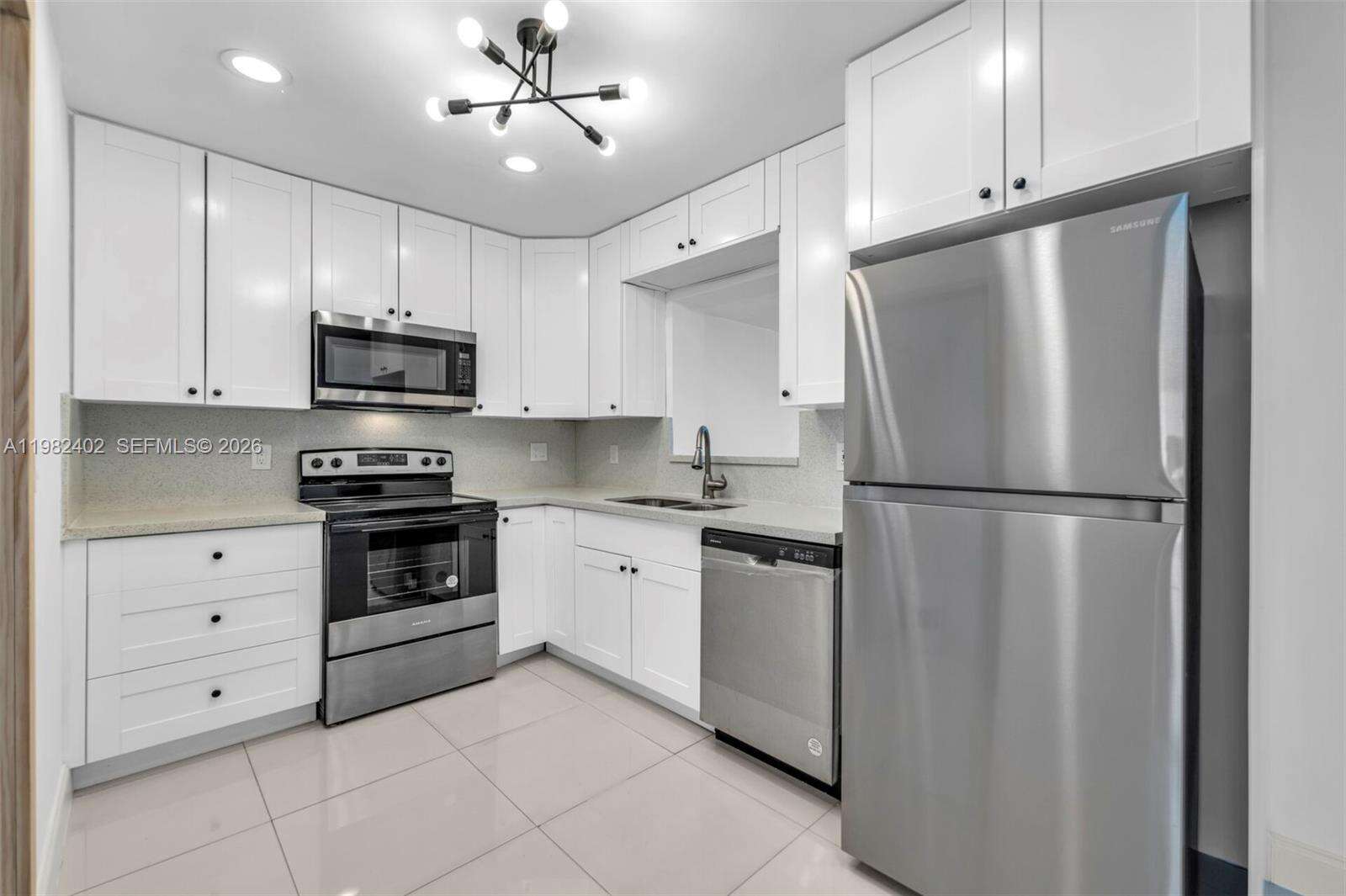 104 7th St, Hallandale Beach, FL 33009 | Picture 3