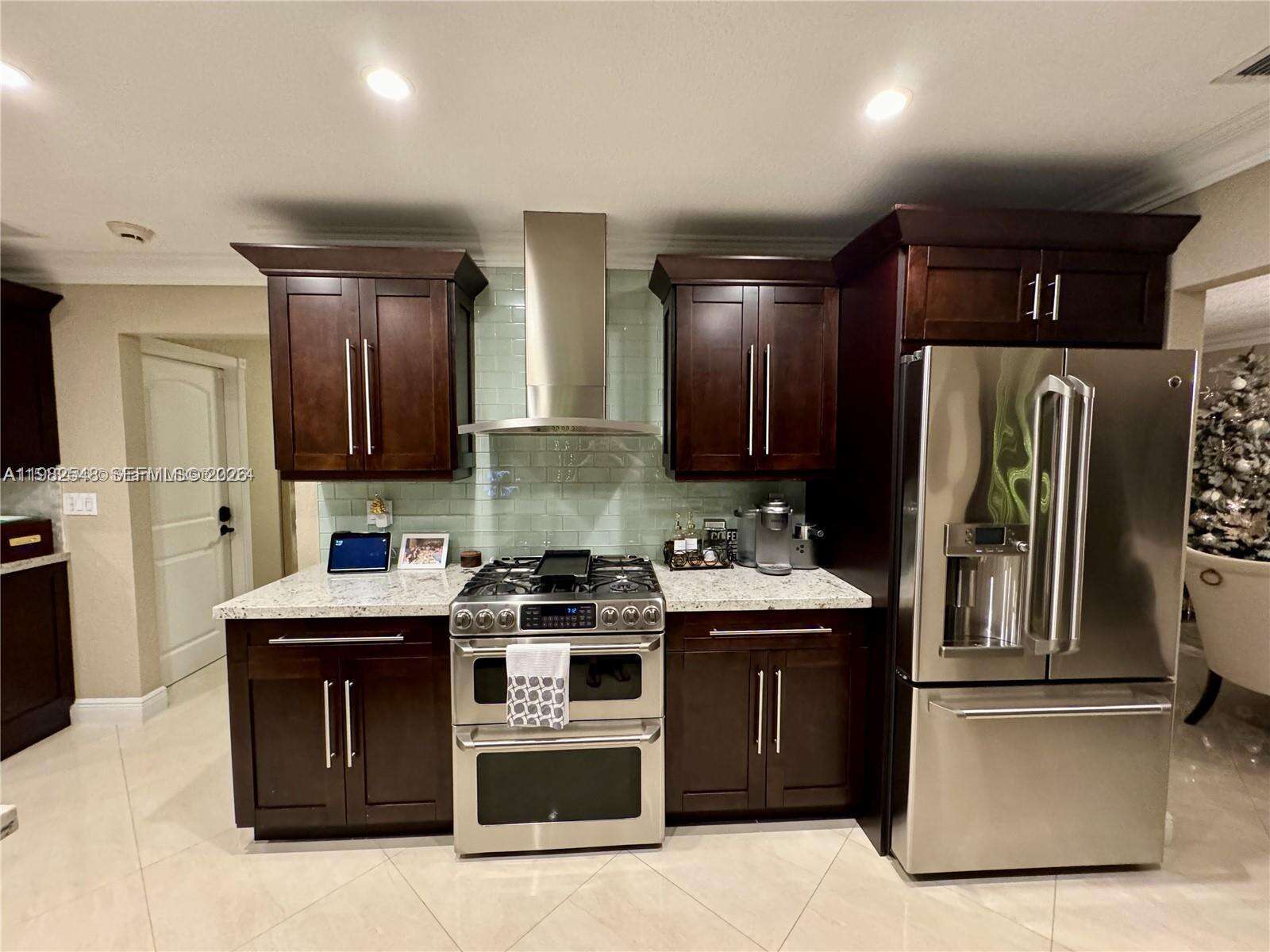 15101 Garvock Pl, Miami Lakes, FL 33016 | Picture 13