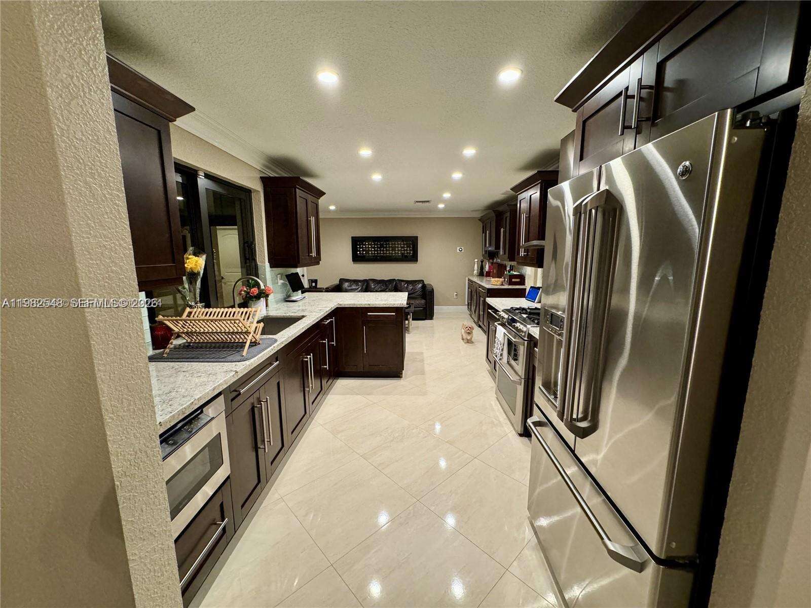 15101 Garvock Pl, Miami Lakes, FL 33016 | Picture 15