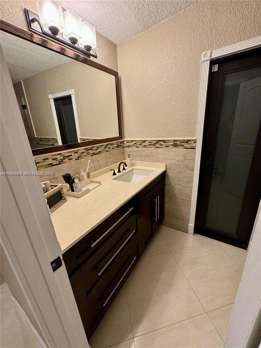 15101 Garvock Pl, Miami Lakes, FL 33016 | Picture 18