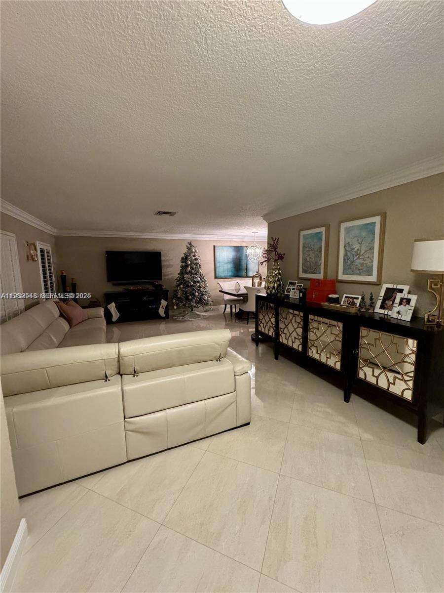 15101 Garvock Pl, Miami Lakes, FL 33016 | Picture 7