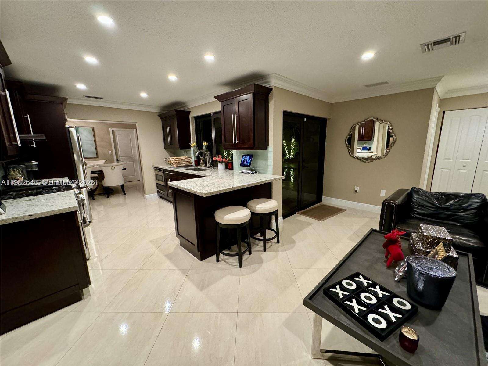 15101 Garvock Pl, Miami Lakes, FL 33016 | Picture 9