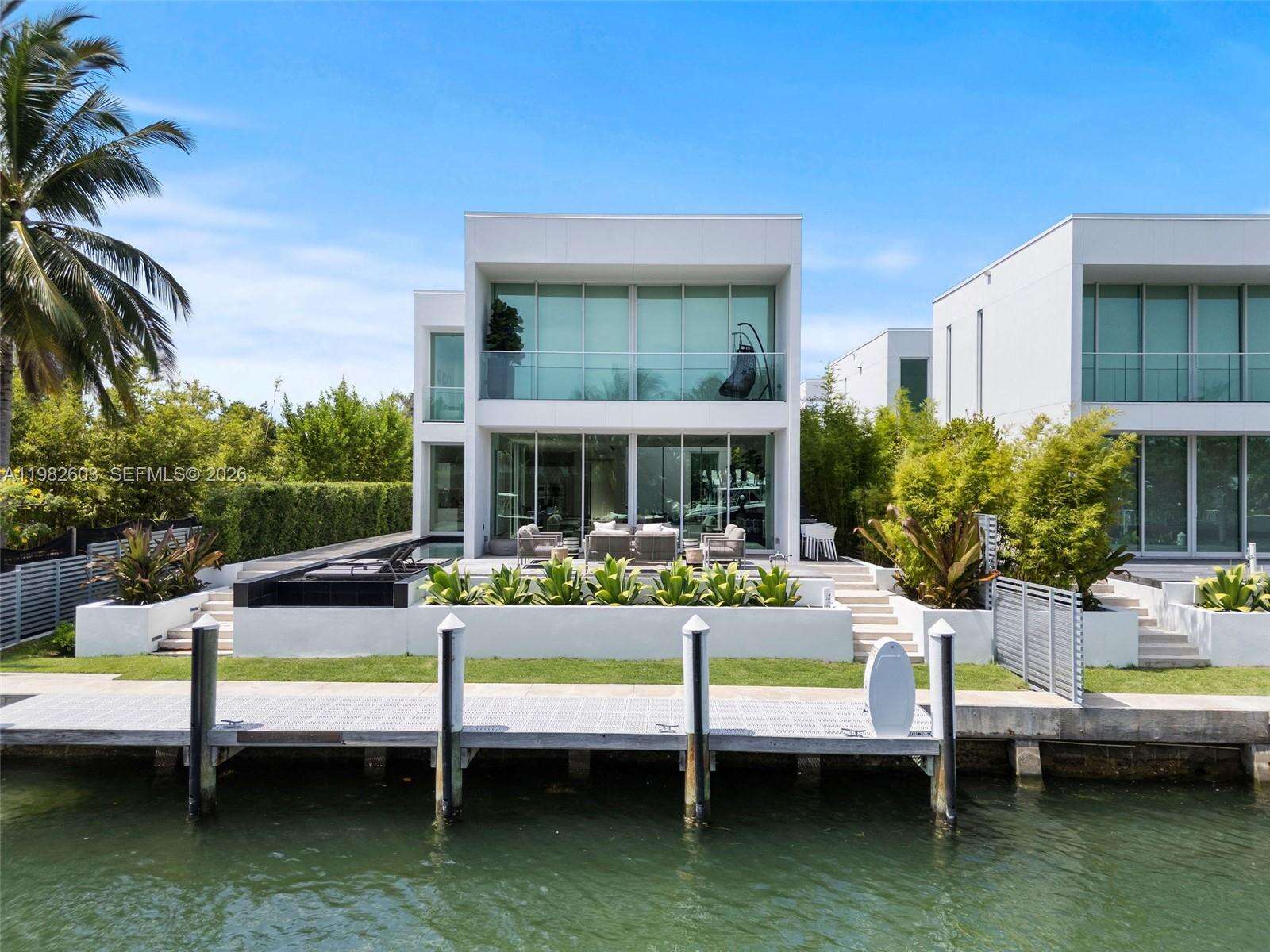 1011 48th St, Miami Beach, FL 33140 | Picture 2