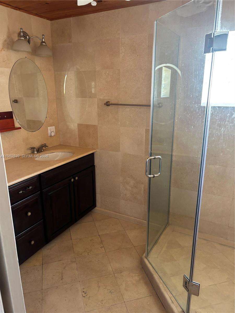 729 2nd Ct, Hallandale Beach, FL 33009 | Picture 11