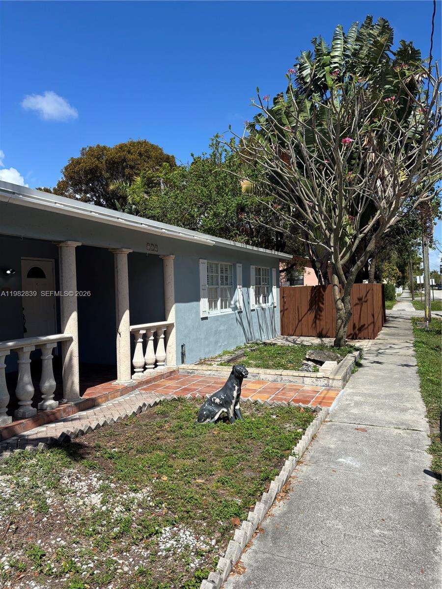 729 2nd Ct, Hallandale Beach, FL 33009 | Picture 3