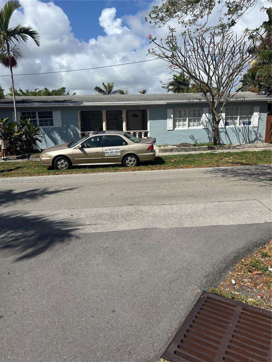 729 2nd Ct, Hallandale Beach, FL 33009 | Picture 4