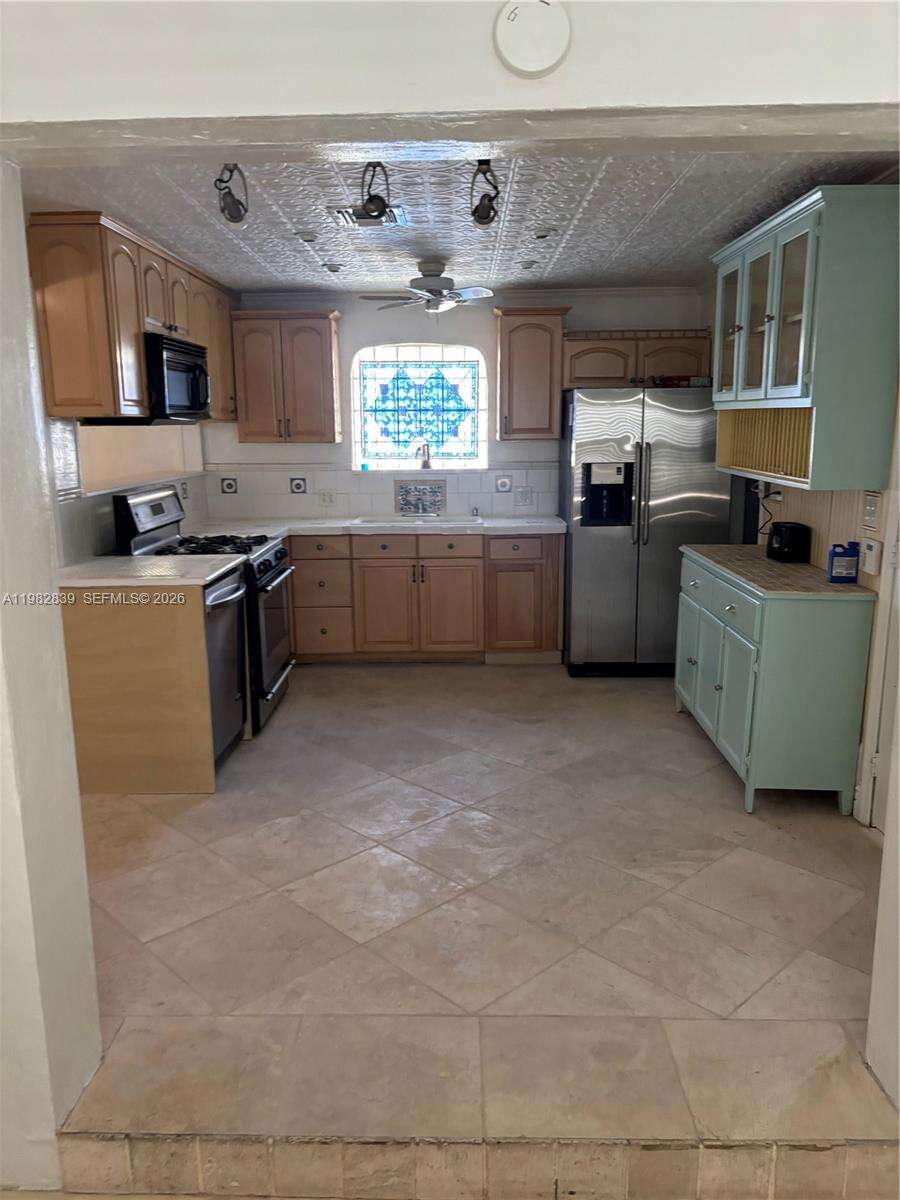 729 2nd Ct, Hallandale Beach, FL 33009 | Picture 8