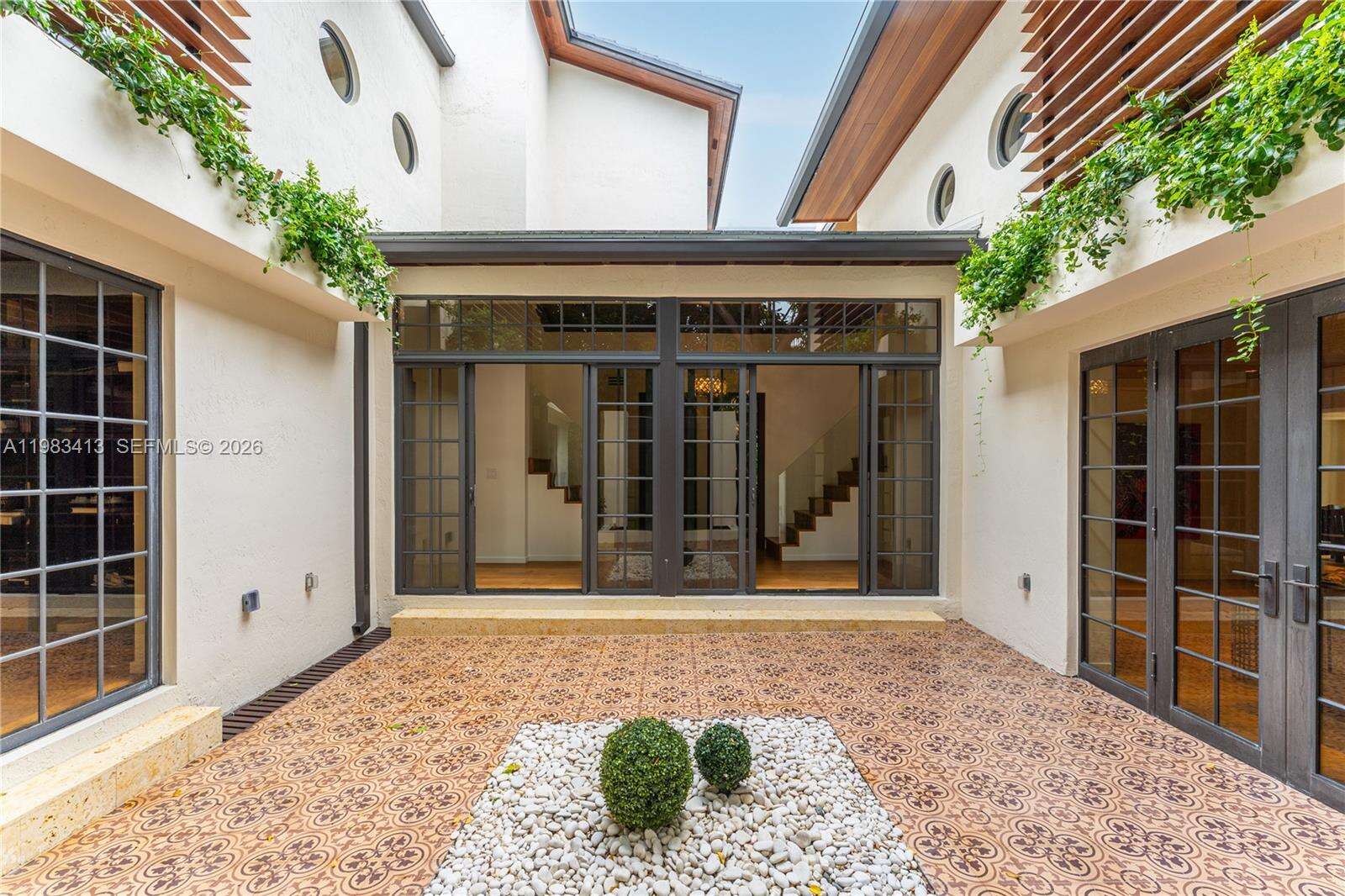 1277 Venetian Way, Miami, FL 33139 | Picture 17