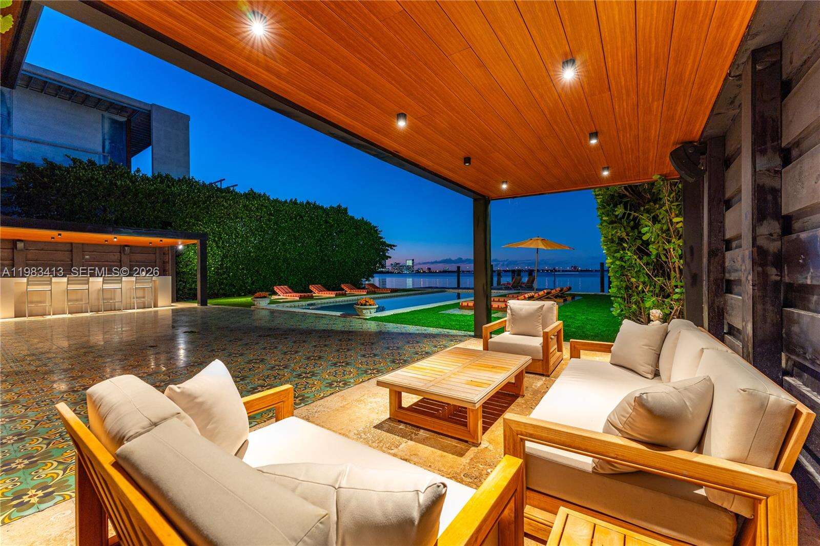 1277 Venetian Way, Miami, FL 33139 | Picture 9