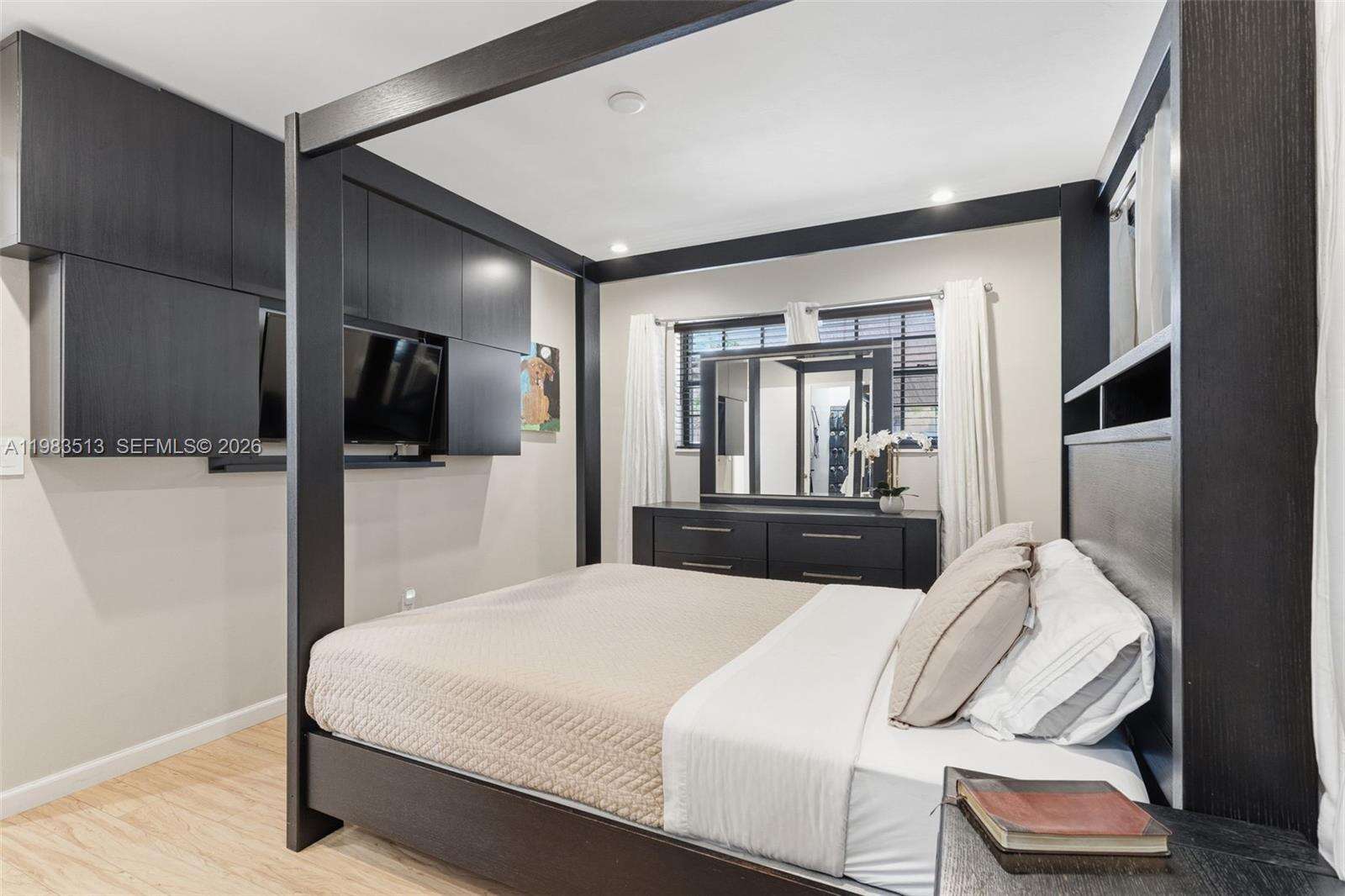 2485 214th St, Miami, FL 33180 | Picture 18