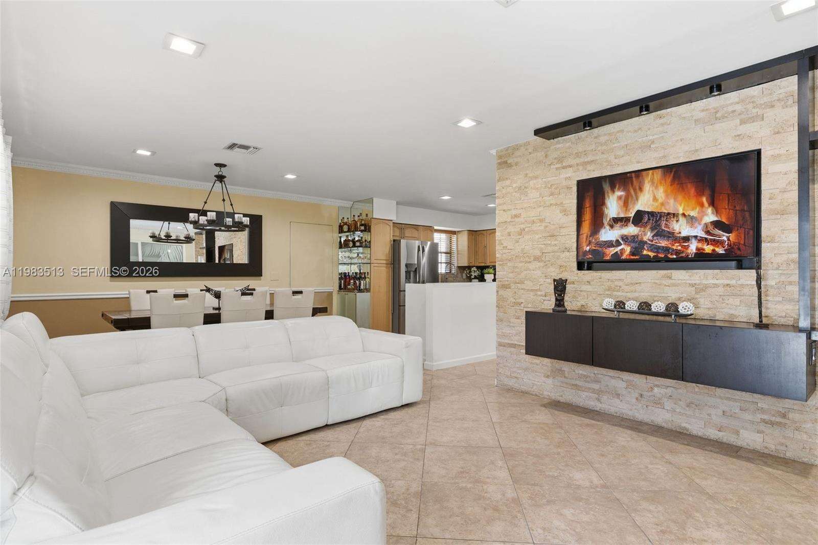 2485 214th St, Miami, FL 33180 | Picture 6